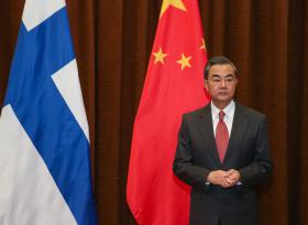 CHINA PROPÕE SUSPENSÃO DO PROGRAMA NUCLEAR NORTE-COREANO E DAS MANOBRAS MILITARES DOS EUA