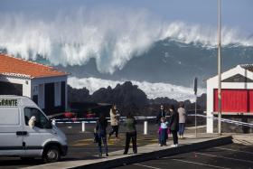 SETE ILHAS DOS AÇORES SOB “AVISO AMARELO” NA SEXTA-FEIRA DEVIDO À AGITAÇÃO MARÍTIMA E VENTO