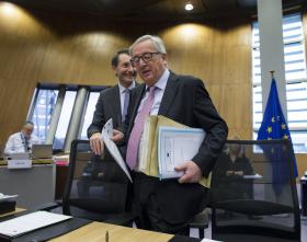 JUNCKER LANÇA DEBATE SOBRE O FUTURO DA UE A 27