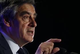 DEMITIU-SE PORTA-VOZ DA CAMPANHA DO CANDIDATO PRESIDENCIAL FRANCÊS FILLON