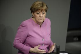 ANGELA MERKEL LAMENTA ACUSAÇÕES DA TURQUIA CONTRA A ALEMANHA
