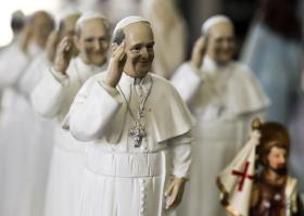 POUCO FRANCISCO NAS LOJAS EM REDOR DO SANTUÁRIO DE FÁTIMA