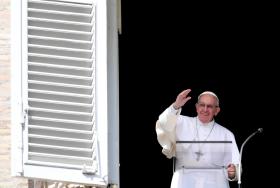 PAPA DIZ QUE VIOLÊNCIA E EXPLORAÇÃO DE MENORES TORNOU-SE NUMA PRAGA