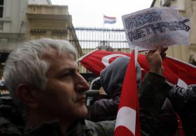 MANIFESTAÇÃO DE TURCOS PRÓ-ERDOGAN EM AMSTERDÃO DISPERSA PELA POLÍCIA COM CANHÕES DE ÁGUA