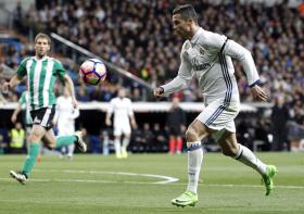 REAL MADRID VENCE COM GOLO DE RONALDO E VOLTA A LIDERAR EM ESPANHA