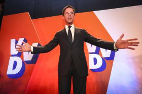 MARK RUTTE ELEGE 33 DEPUTADOS E WILDERS 20, APURADOS 95% DOS VOTOS NA HOLANDA