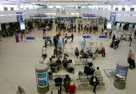 TRÁFEGO AÉREO “COMPLETAMENTE INTERROMPIDO” NO AEROPORTO DE ORLY