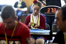 RUBIK CONQUISTA CADA VEZ MAIS FÃS FASCINADOS PELA “MAGIA” DO CUBO