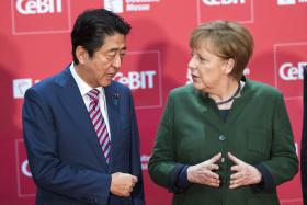 MERKEL E ABE DEFENDEM COMÉRCIO LIVRE E ACORDO UE/JAPÃO