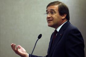 PASSOS CONSIDERA “ELEVADÍSSIMO” PREÇO DA EMISSÃO DA CGD E ACUSA COSTA DE “PASSAR A CULPA