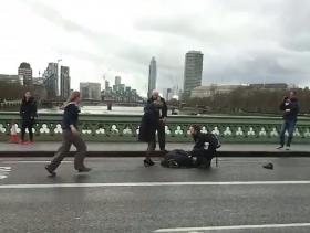 PELO MENOS UMA MULHER MORREU ATROPELADA NA PONTE DE WESMINSTER, EM LONDRES