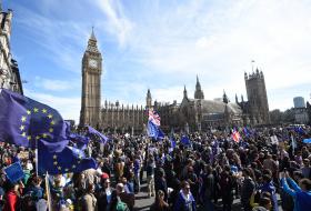 BREXIT: DEZENAS DE MILHARES MANIFESTAM-SE EM LONDRES PELO DIREITO A SEREM OUVIDOS