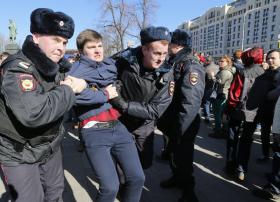 MILHARES DE PESSOAS EM MANIFESTAÇÕES NA RÚSSIA CONTRA A CORRUPÇÃO