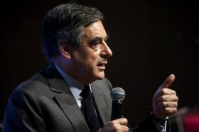 CANDIDATO FRANCÊS FILLON QUALIFICA DE “FANTASMAS” ACUSAÇÕES DE INGERÊNCIA RUSSA