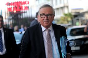 BREXIT: PRESIDENTE DA COMISSÃO EUROPEIA REPROVA COM IRONIA APOIO DE TRUMP