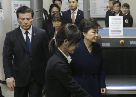 TRIBUNAL DA COREIA DO SUL APROVA DETENÇÃO DA EX-PRESIDENTE DO PAÍS