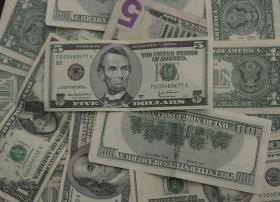 PREÇO DO DÓLAR NAS RUAS DE LUANDA JÁ CAIU 22% DESDE O INÍCIO DO ANO