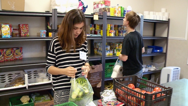 BANCOS ALIMENTARES DO QUÉBEC PASSAM A RECEBER ALIMENTOS NÃO VENDIDOS EM SUPERMERCADOS