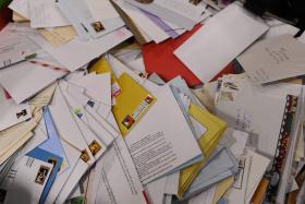 DECO DENUNCIA AUMENTO SUPERIOR A 50% NO CUSTO DO ENVIO DE CARTAS DESDE 2013