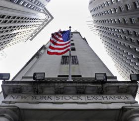 BAIXO NÍVEL DE DESEMPREGO AUMENTA SALÁRIOS NOS ESTADOS UNIDOS