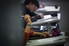 ALUNOS PORTUGUESES ENTRE OS MAIS ANSIOSOS DA OCDE FACE À AVALIAÇÃO ESCOLAR
