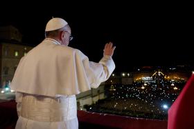 PAPA FRANCISCO E NEYMAR ENTRE OS MAIS INFLUENTES PARA A REVISTA TIME ESTE ANO