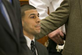 AARON HERNANDEZ CONSIDERADO INOCENTE DE HOMICÍDIO DE DOIS CABO-VERDIANOS
