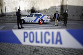 ACIDENTE COM VIATURA DA PSP DO PORTO LEVA DOIS AGENTES PARA O HOSPITAL