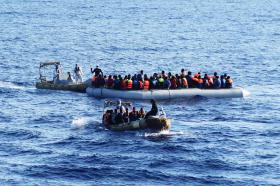 MAIS DE DOIS MIL MIGRANTES RESGATADOS DO MAR MEDITERRÂNEO AO LAGO DA LÍBIA