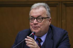 ALBERTO CARNEIRO ERA UMA VOZ SINGULAR QUE COMBINOU ARTE COM NATUREZA – MINISTRO CULTURA