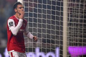 CENTRAL ANDRÉ PINTO É REFORÇO DO SPORTING ATÉ 2021