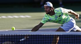 JOÃO SOUSA DEIXA PORTUGAL A UM PONTO DO ‘PLAY-OFF’ DO GRUPO MUNDIAL DA TAÇA DAVIS