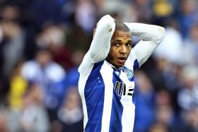 YACINE BRAHIMI, DO FC PORTO, SUSPENSO POR DOIS JOGOS
