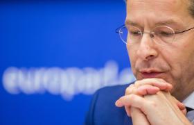 DIJSSELBLOEM NOVAMENTE CRITICADO NO PARLAMENTO EUROPEU