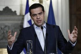 TSIPRAS EXIGE ALÍVIO DA DÍVIDA ANTES DE APROVAR MAIS AUSTERIDADE NA GRÉCIA