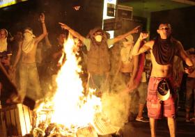 PROTESTOS NO PARAGUAI FAZEM UM MORTO E VÁRIOS FERIDOS – OPOSIÇÃO