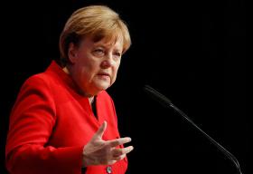 ANGELA MERKEL PEDE AOS IMIGRANTES RESPEITO PELA LEI E VALORES ALEMÃES