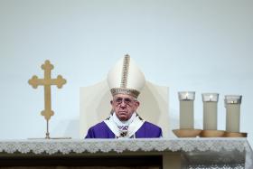 PAPA DENUNCIA “DRAMÁTICA DESIGUALDADE” E PEDE JUSTA DISTRIBUIÇÃO DE RIQUEZA