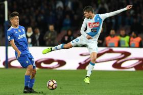 NÁPOLES E LÍDER JUVENTUS EMPATAM E ROMA FICA MAIS PERTO DO TOPO