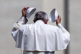 PAPA FRANCISCO VEIO DO “FIM DO MUNDO” E TRANSFORMOU-SE NUM “FENÓMENO”