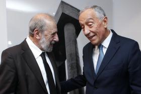 MARCELO CONDECORA HOJE SIZA VIEIRA COM GRÃ-CRUZ DA ORDEM DA INSTRUÇÃO PÚBLICA