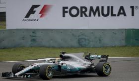 LEWIS HAMILTON VENCE GRANDE PRÉMIO DE FÓRMULA 1 DA CHINA