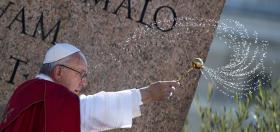 PAPA CONDENA ATAQUE A IGREJA CRISTÃ COPTA NO EGITO