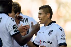 VITÓRIA DE GUIMARÃES VENCE TONDELA E VOLTA A ‘COLAR’ AO SPORTING DE BRAGA