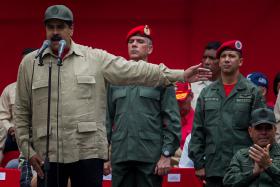 NICOLÁS MADURO APROVA COMPRA DE 500 MIL ESPINGARDAS PARA MILÍCIA VENEZUELANA
