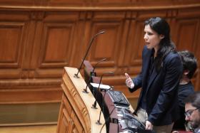 BE, PCP E PEV RECLAMAM MEDIDAS DO GOVERNO PARA AS PESSOAS QUE “NÃO SÃO NÚMEROS”