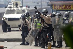 VENEZUELA: MAIS DE 400 DETIDOS APÓS MANIFESTAÇÃO ANTI-MADURO — ONG