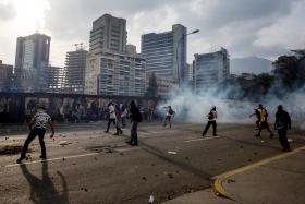 VENEZUELA: NOVOS CONFRONTOS ENTRE POLÍCIA E MANIFESTANTES