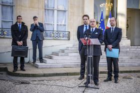 GOVERNO FRANCÊS ANUNCIA REFORÇO DE SEGURANÇA APÓS ATENTADO EM PARIS