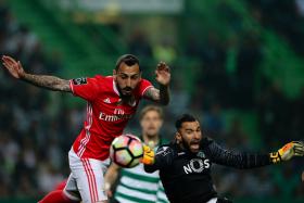 BENFICA SEGURA LIDERANÇA DA I LIGA COM EMPATE COM O SPORTING